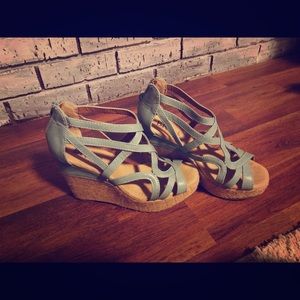 BKE teal wedges